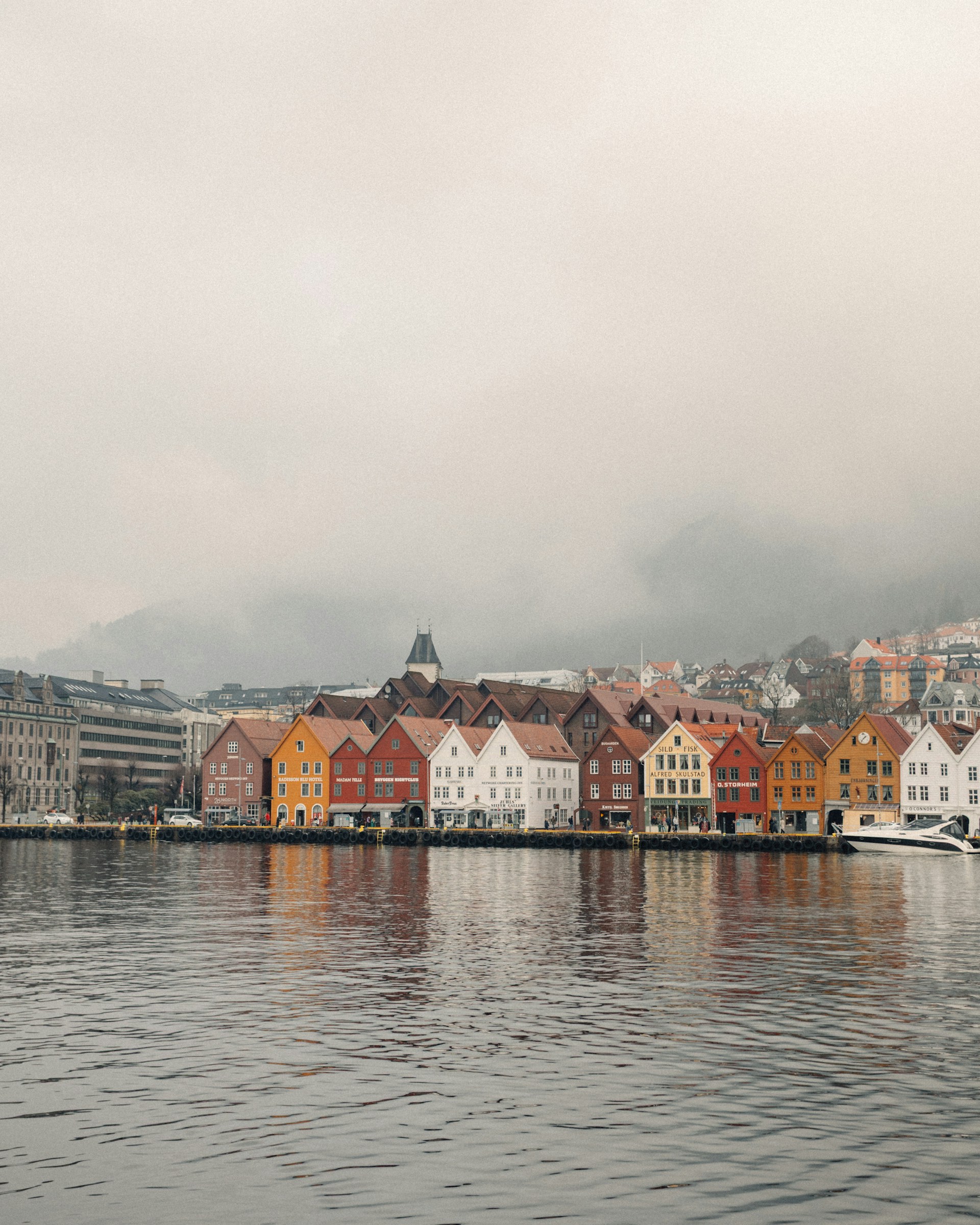 Casas de colores frente al puerto de Bergen, Noruega